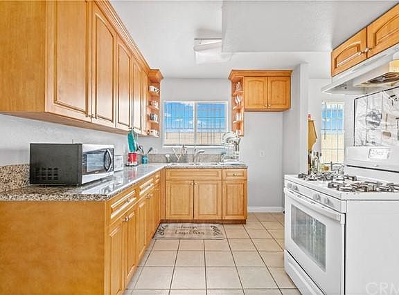 5th image of 2618 W 5th St #2