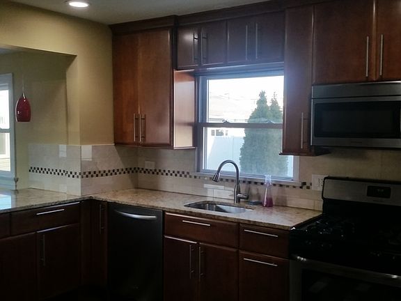 2nd image of 5718 W 87th Pl