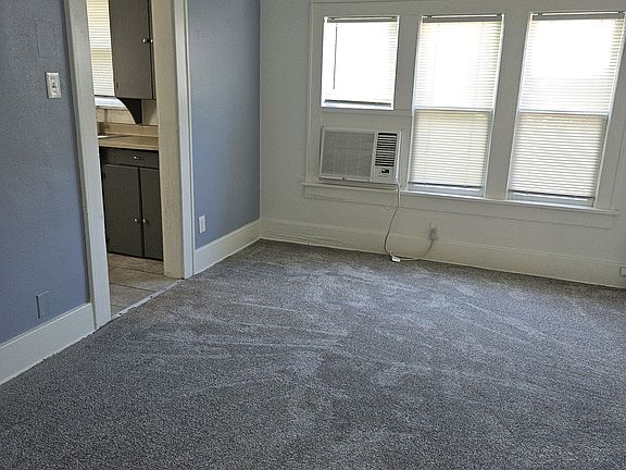 3rd image of 1006 S Trenton Ave
