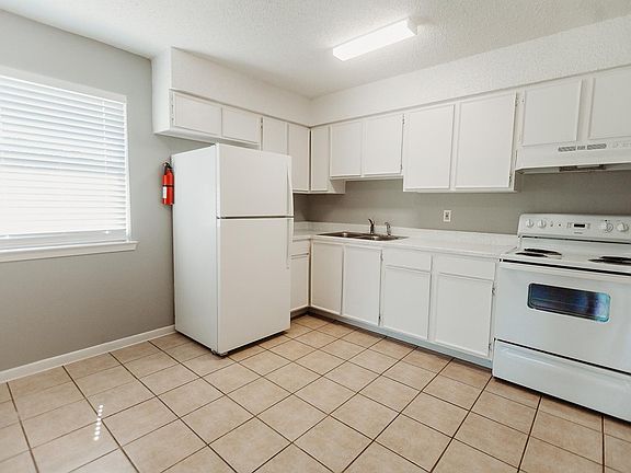 5th image of 2700 Sunny Ln #14
