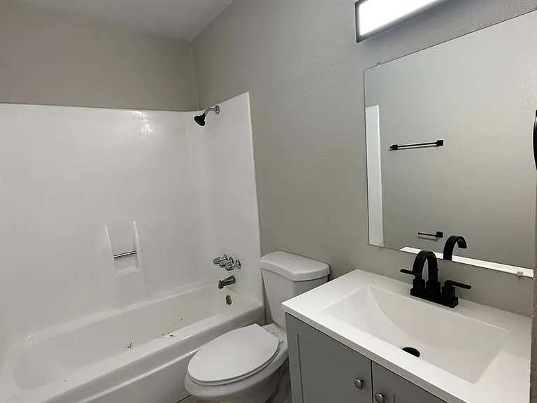 Stone Gate Apartments — Photo 57