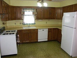 1st image of 4405 S 41st St