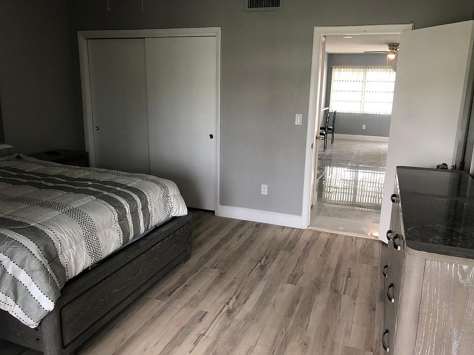 1st image of 51 NE 204th St APT 22