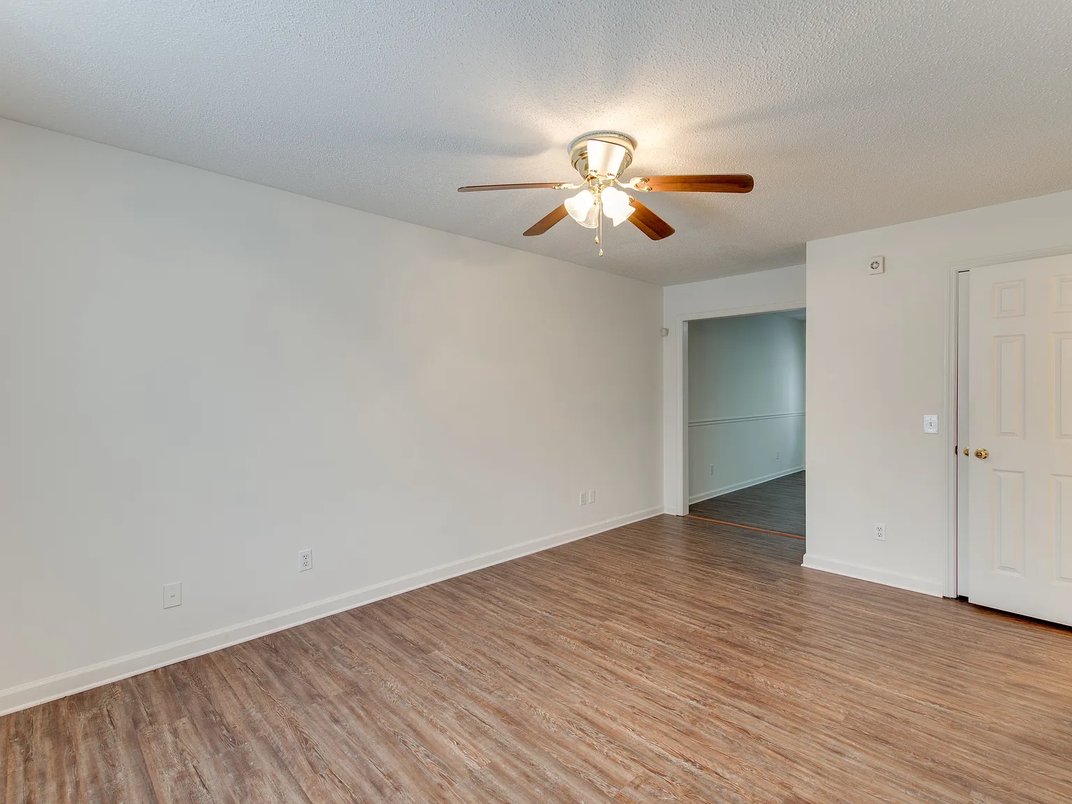 3 bed, 1.5 bath, 2166 sqft, $1,650 — Photo 3