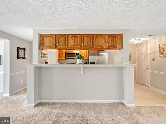 5th image of 3570 Sherbrooke Cir APT 102