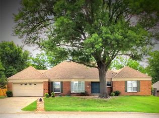 7025 S Louisville Ave, Tulsa, OK 74136