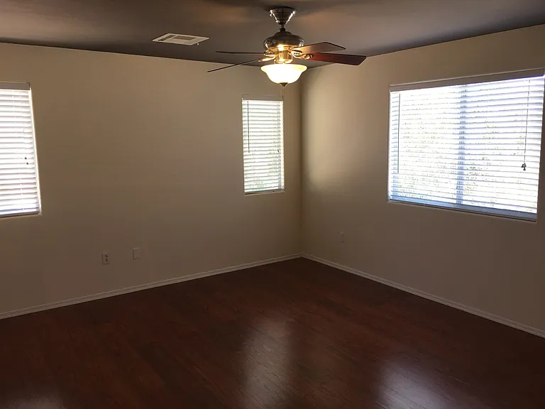 9933 Carrizo Springs Ave — Photo 15