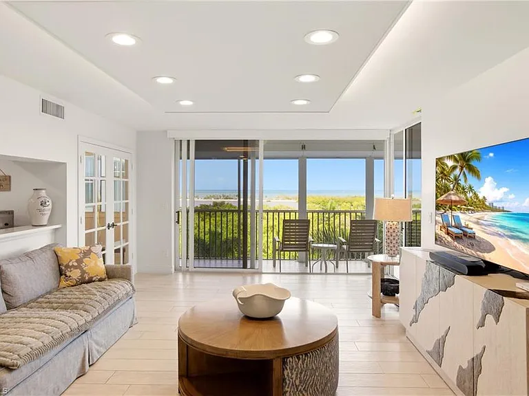 5550 Heron Point Dr #503 — Photo 2
