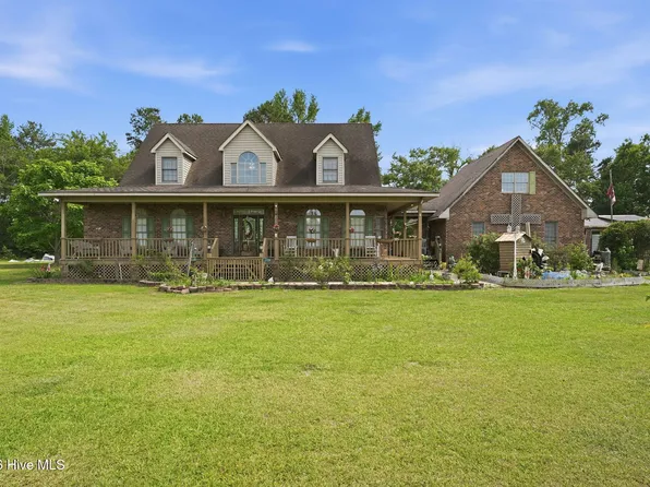 1134 Dixie Drive, Red Springs, NC 28377
