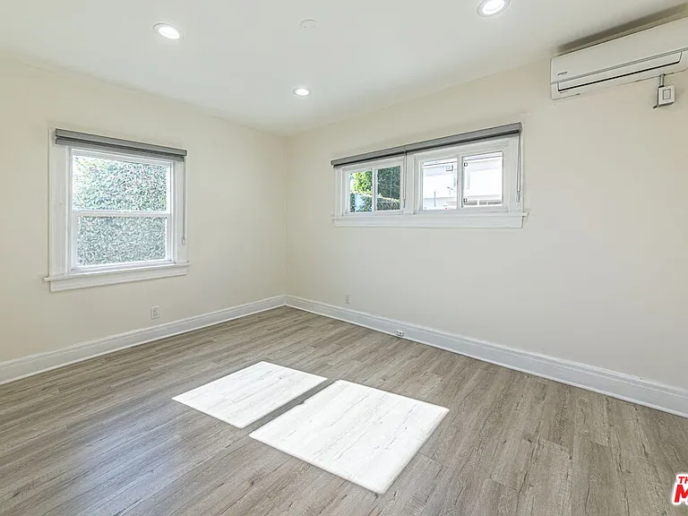 801 N Alexandria Ave — Photo 8