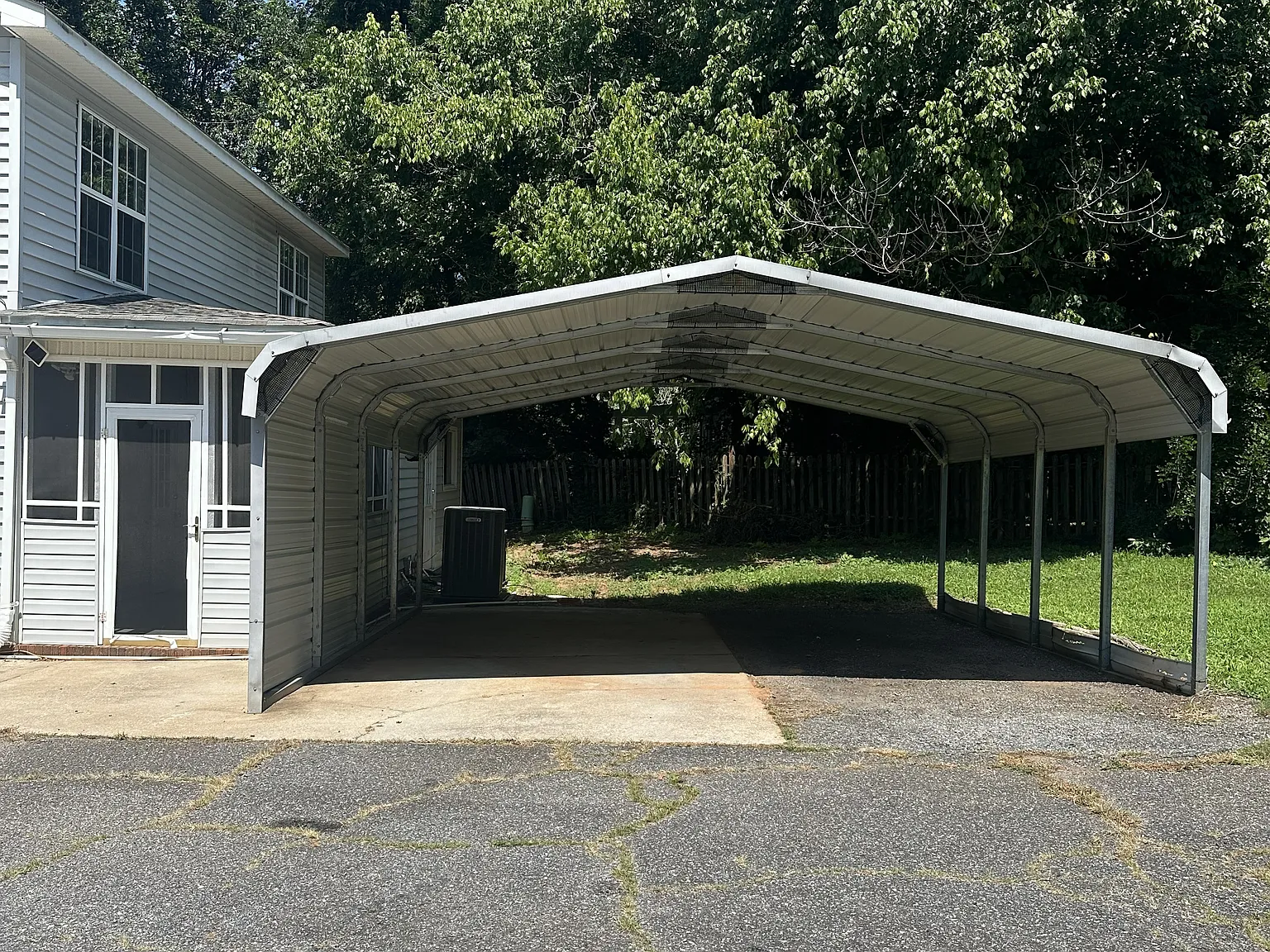 2 bed, 1.5 bath, 1250 sqft, $1,300 — Photo 3