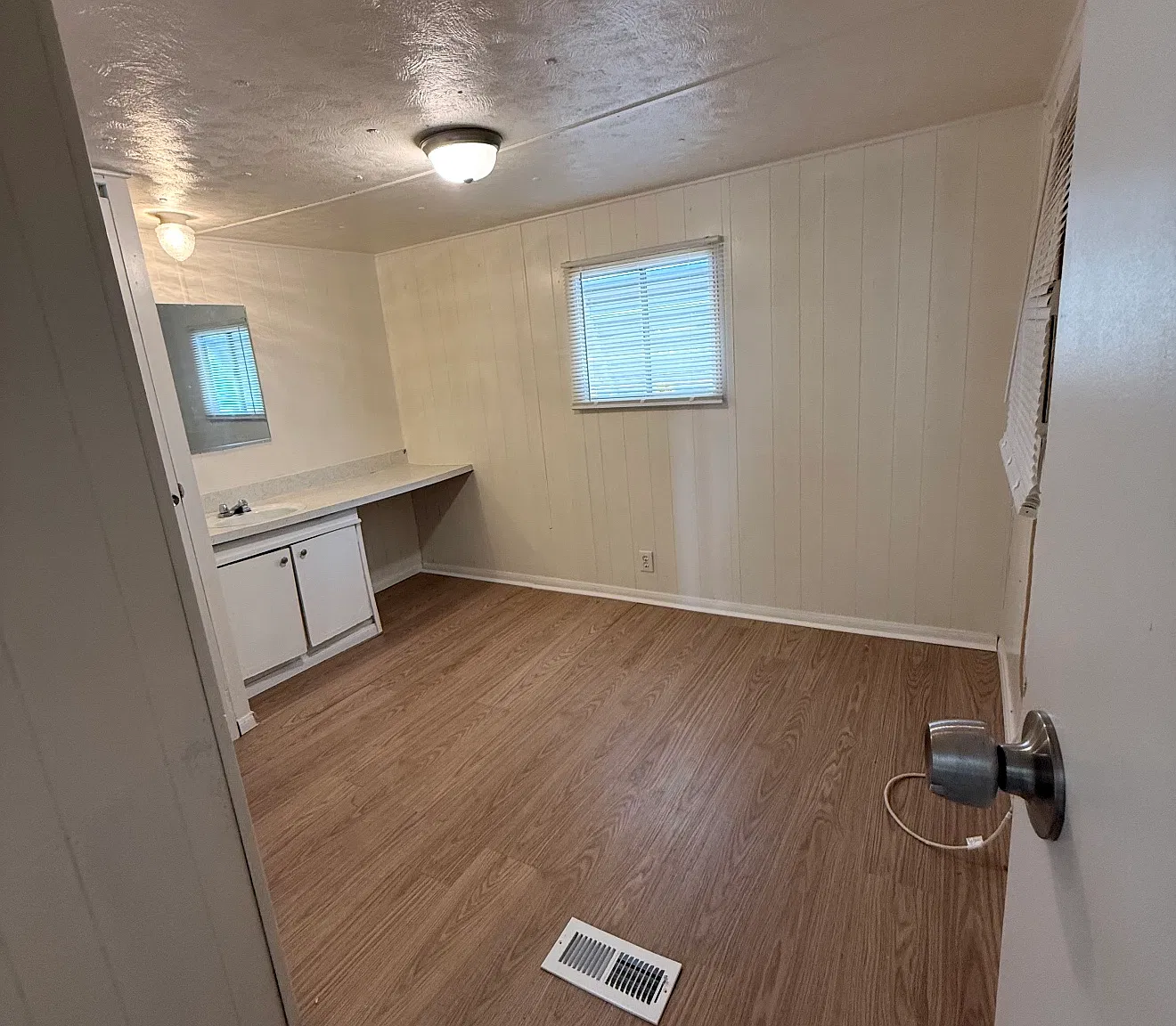 201 McCord Ave — Photo 4