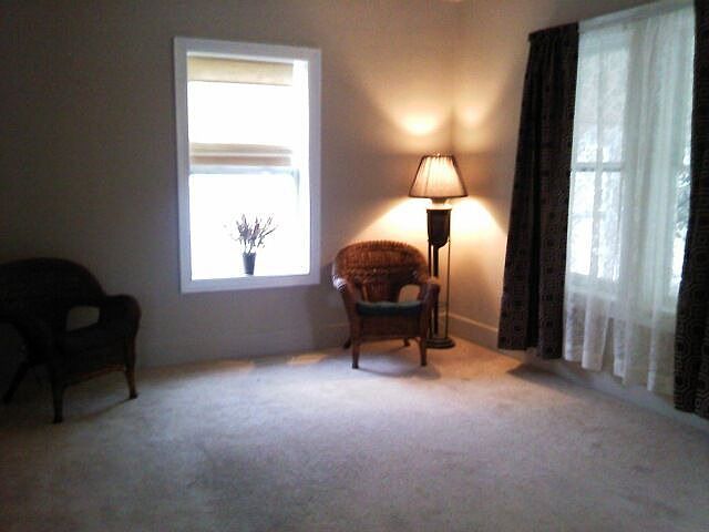 2nd image of 1902 James St