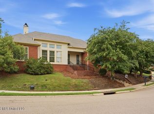 37 Village Green Cir, Jackson, MS 39211