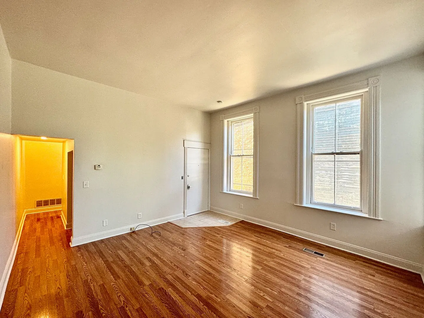 2233 Victor Street — Photo 4