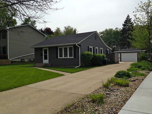 3rd image of 215 S Glenwood Pl
