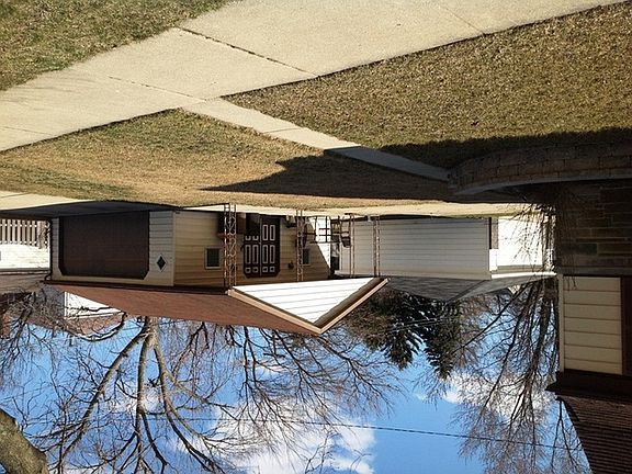 4th image of 1400 S Manchester Ave