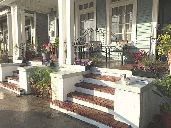 2nd image of 527 Bermuda St
