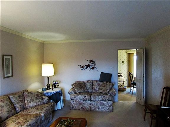 5th image of 684 Bricker Ln