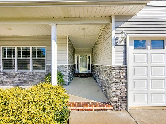 5th image of 124 Hayden Dr