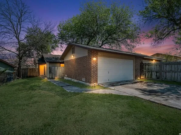 1326 Bayou Dr S, San Antonio, TX 78245