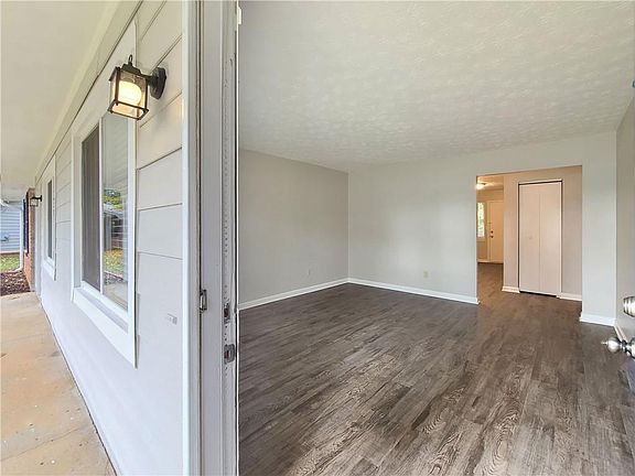 5th image of 181 Kimberly Way SW #&-183