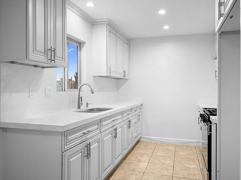 823 E Wilson Ave #C — Photo 9
