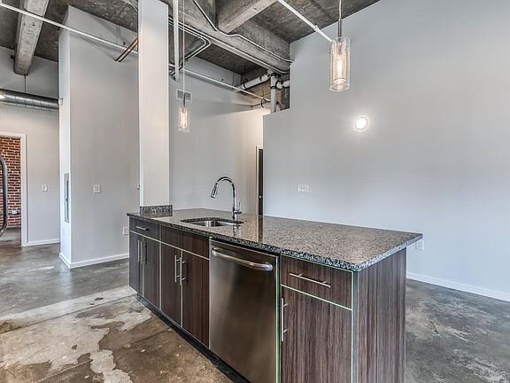 4th image of 4804 Brown St #403