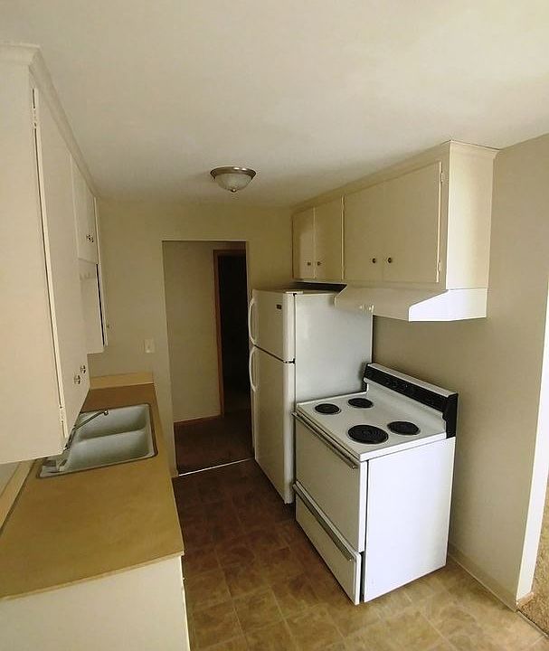 2nd image of 194 McCarrons Blvd N APT 06