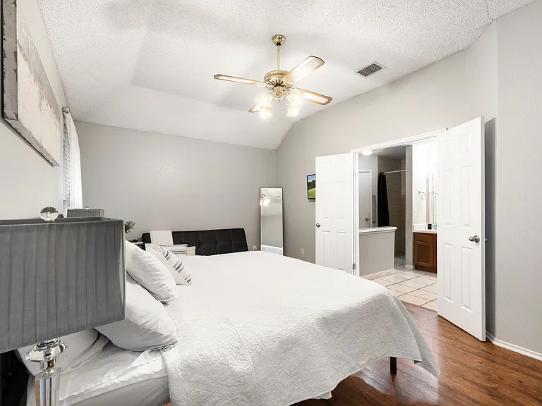4143 Norway Ln — Photo 12
