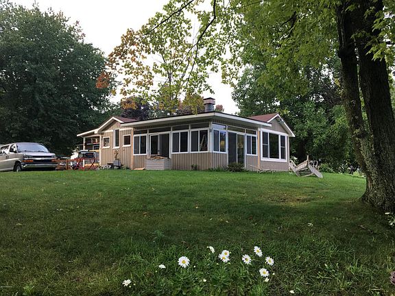2nd image of 12602 Point Dr NE