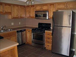 4th image of 1818 Memorial Dr APT 6