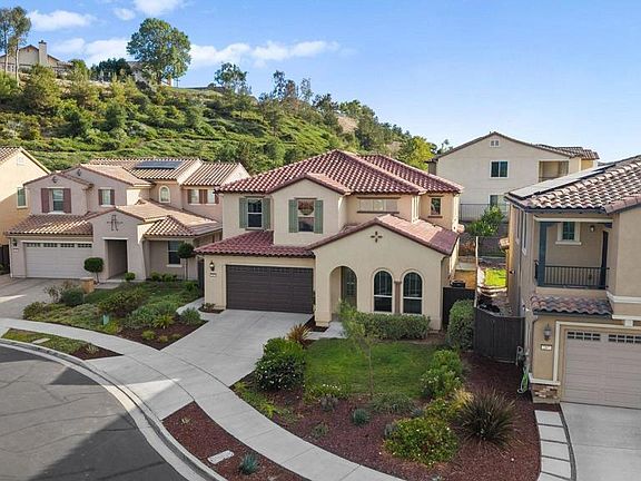 2nd image of 261 Flores Ln
