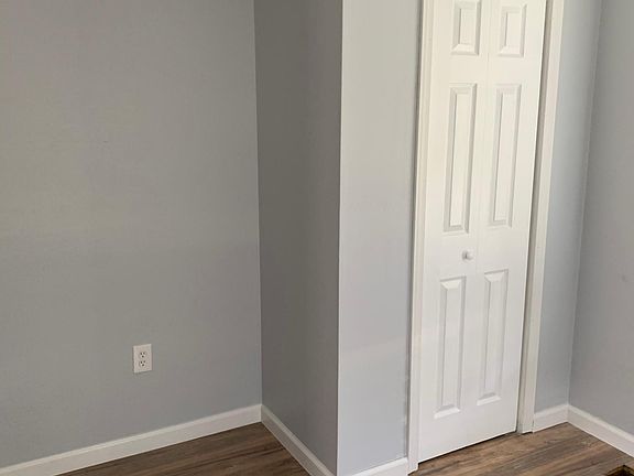 5th image of 1833 Lillian Dr