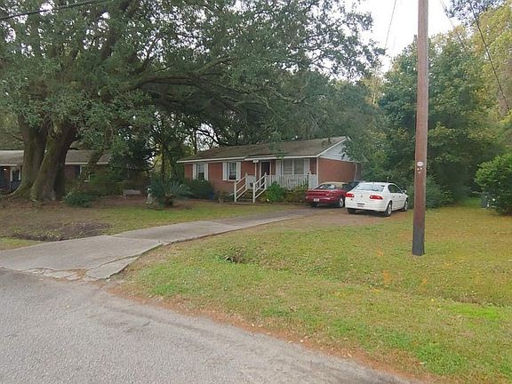 3rd image of 1445 Westwood Dr