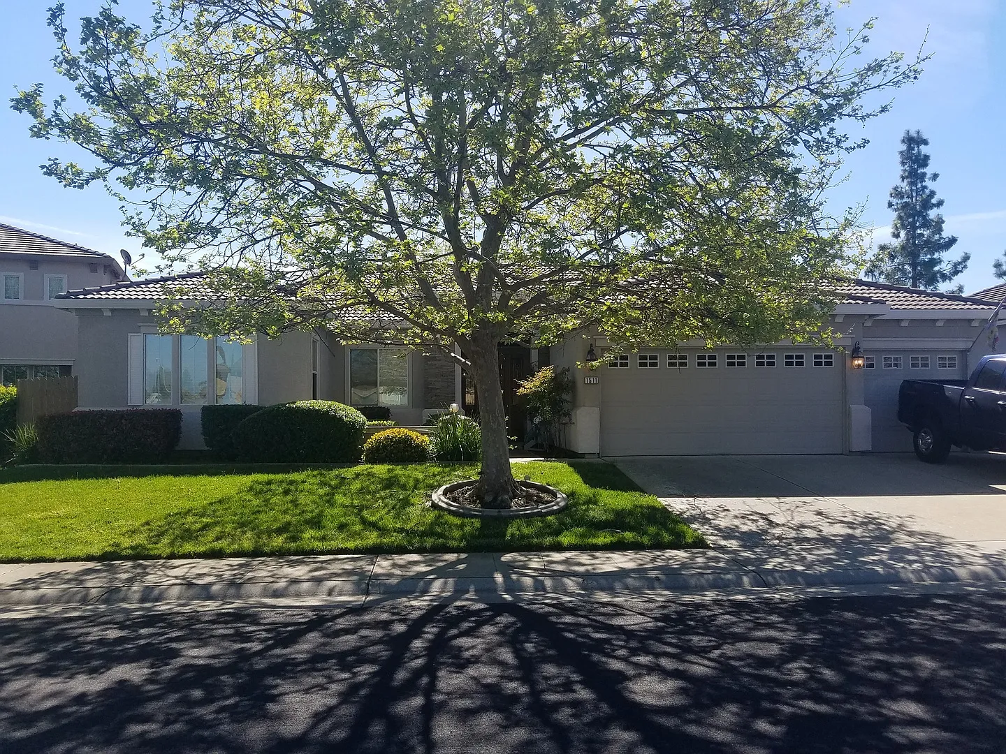 West Roseville Beauty, Single Story, 3Bed Large Master attached sitting Den, 3 Car Gardner Large ... — Photo 2