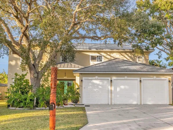 457 Blakey Blvd, Cocoa Beach, FL 32931