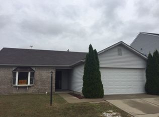 9738 Treyburn Lakes Dr, Indianapolis, IN