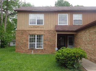 2 Chase Park Dr, Belleville, IL 62226