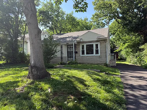 919 Kenton St Photo 1