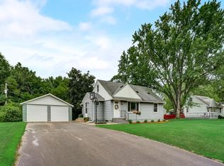 712 88th Ave NE, Blaine, MN 55434