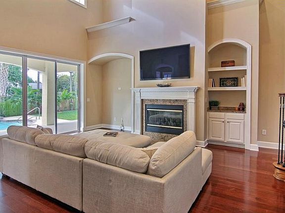 5th image of 1023 Snell Isle Blvd NE