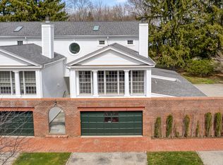 18 Fair St APT 7, Guilford, CT 06437