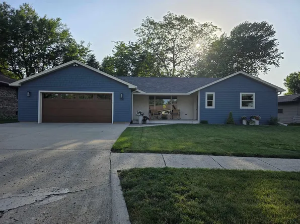700 23rd Ave, Sheldon, IA 51201
