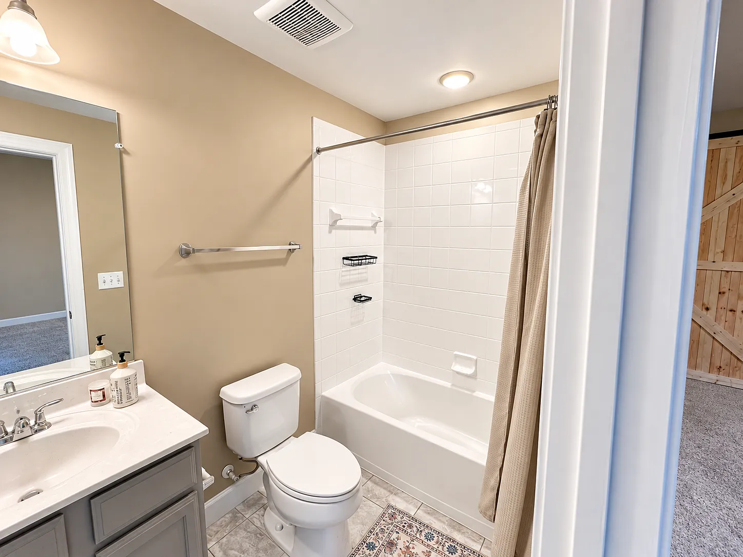 3 bed, 3.5 bath, 2133 sqft, $3,000 — Photo 4