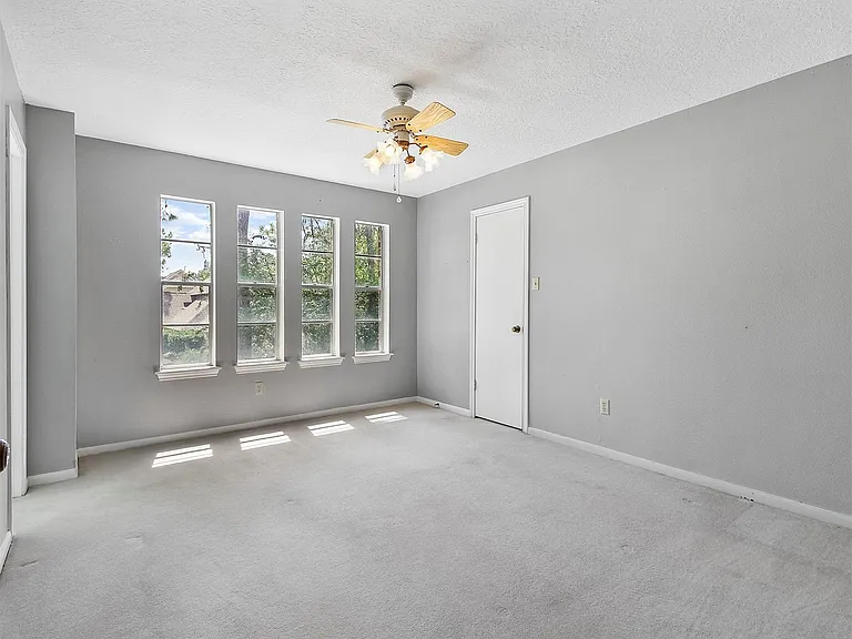 22418 Prince George St — Photo 32