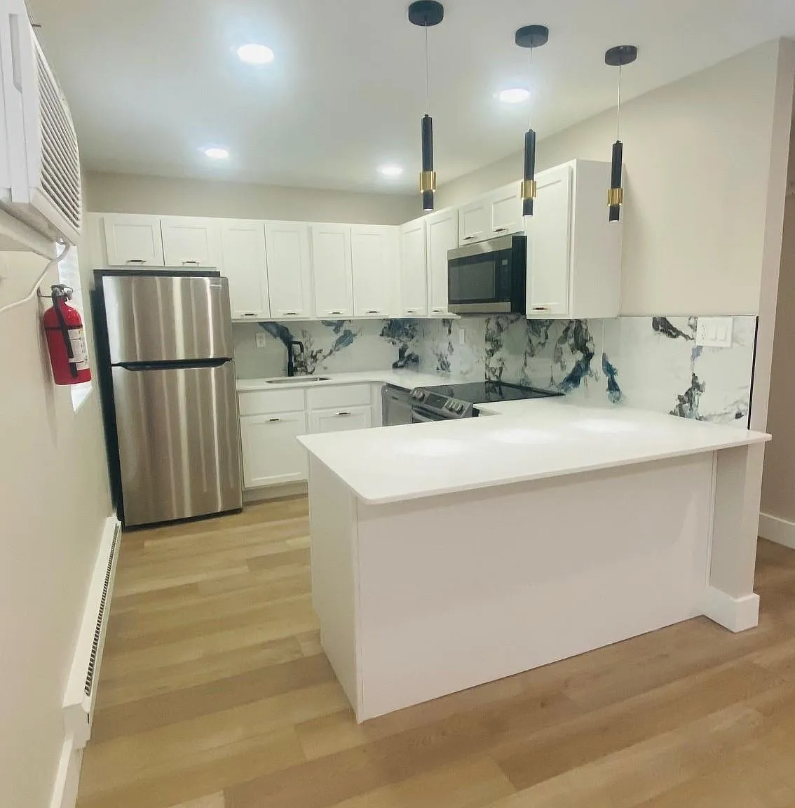 Laura Lane Apartments — Photo 4