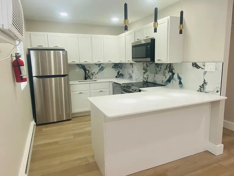 Laura Lane Apartments — Photo 4