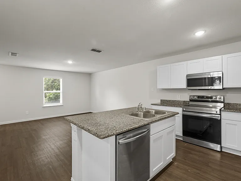 2208 Sayle St — Photo 7