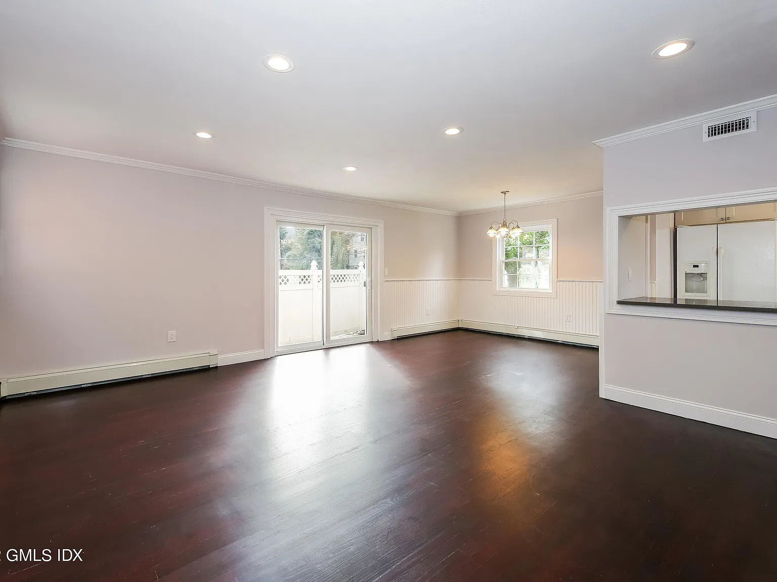 2 bed, 2.5 bath, 1392 sqft, $5,000 — Photo 4